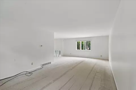 Living - 1631 Park St, Mchenry, IL 60050 photo 2 of 4