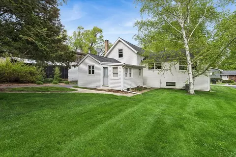 Exterior - 1631 Park St, Mchenry, IL 60050 photo 3 of 6