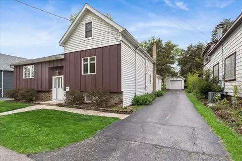 Exterior - 1631 Park St, Mchenry, IL 60050 photo 2 of 6