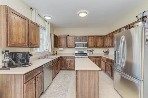 Kitchen - 567 Declaration Ln, Aurora, IL 60502 photo 1 of 5