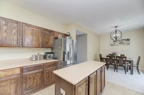 Kitchen - 567 Declaration Ln, Aurora, IL 60502 photo 4 of 5