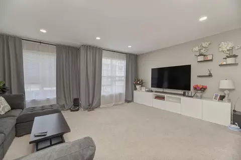 Living - 567 Declaration Ln, Aurora, IL 60502 photo 1 of 2