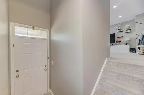 Entry Way - 567 Declaration Ln, Aurora, IL 60502 photo 1 of 1
