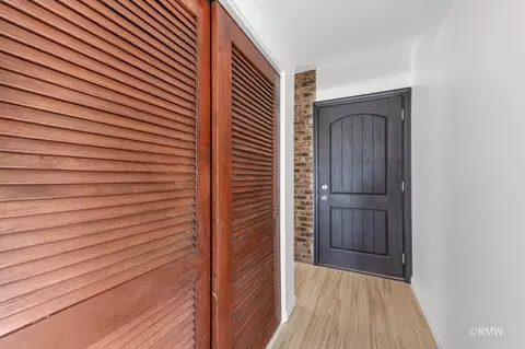 Entry Way - 535 E Turner Ave, Roselle, IL 60172 photo 1 of 1