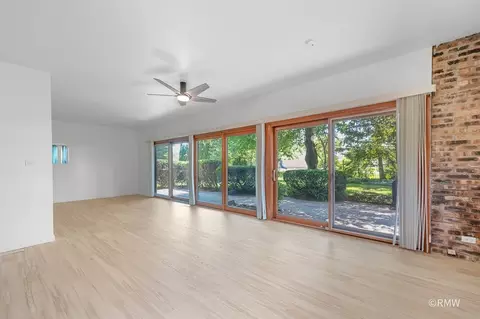 Living - 535 E Turner Ave, Roselle, IL 60172 photo 3 of 6