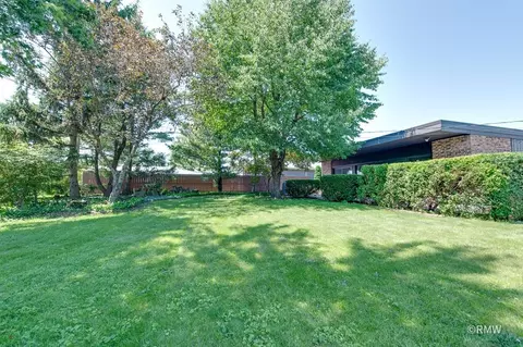 Exterior - 535 E Turner Ave, Roselle, IL 60172 photo 6 of 8