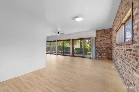 Living - 535 E Turner Ave, Roselle, IL 60172 photo 2 of 6