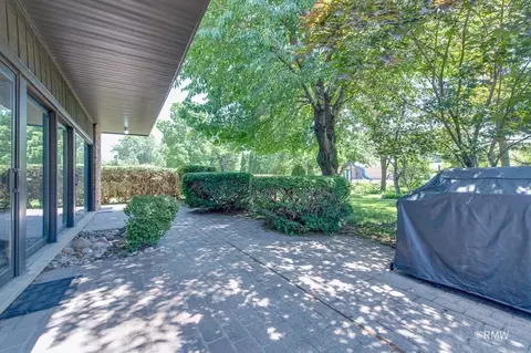 Exterior - 535 E Turner Ave, Roselle, IL 60172 photo 5 of 8
