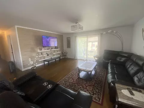 Living - 9581 Dee Rd #2L, Des Plaines, IL 60016 photo 2 of 4