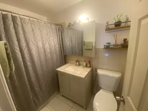 Bath - 9581 Dee Rd #2L, Des Plaines, IL 60016 photo 1 of 2