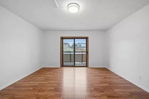 Living - 6441 W Pershing Rd #104, Stickney, IL 60402 photo 6 of 6