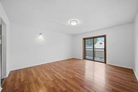 Living - 6441 W Pershing Rd #104, Stickney, IL 60402 photo 5 of 6