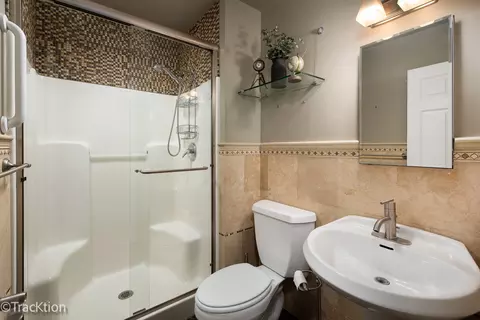 Bath - 57 E Hattendorf Ave #210, Roselle, IL 60172 photo 1 of 2