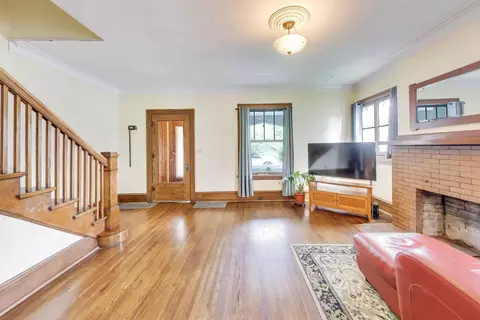 Living - 808 N Spring St #808, Elgin, IL 60120 photo 2 of 5