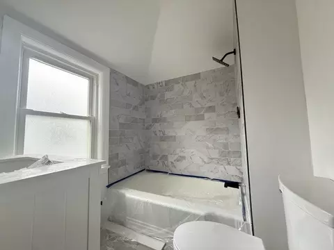 Bath - 2007 S 23rd Ave, Broadview, IL 60155 photo 2 of 6
