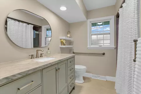 Bath - 1820 Augusta Dr, Champaign, IL 61821 photo 1 of 2