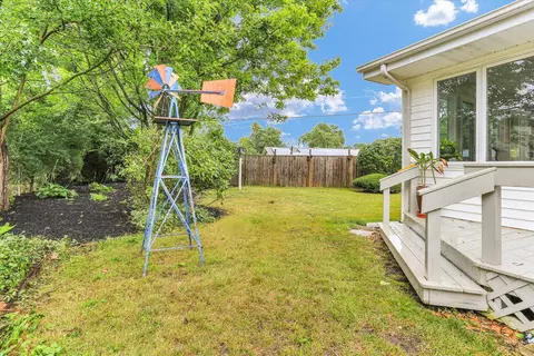 Exterior - 1820 Augusta Dr, Champaign, IL 61821 photo 7 of 11