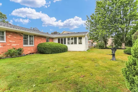 Exterior - 1820 Augusta Dr, Champaign, IL 61821 photo 10 of 11