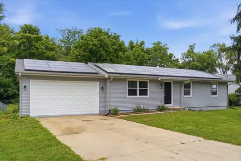 9309 Baldwin Dr, Machesney Park, IL 61115