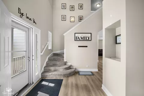 Entry Way - 3105 Twin Falls Dr, Plainfield, IL 60586 photo 3 of 5