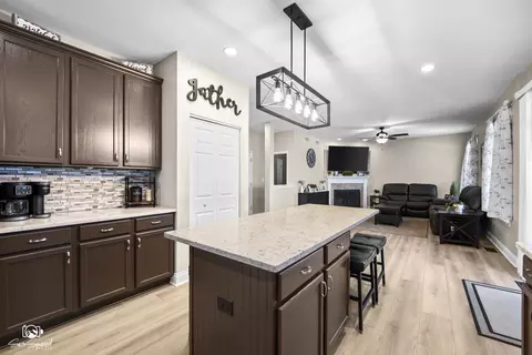 Kitchen - 3105 Twin Falls Dr, Plainfield, IL 60586 photo 2 of 3