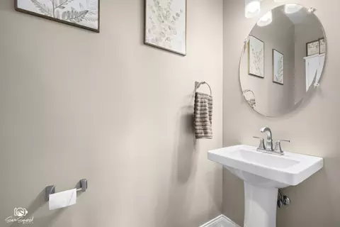 Bath - 3105 Twin Falls Dr, Plainfield, IL 60586 photo 3 of 3