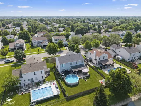 View/Area - 3105 Twin Falls Dr, Plainfield, IL 60586 photo 3 of 7