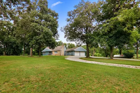 Exterior - 8485 N 2300 East Rd, Downs, IL 61736 photo 2 of 10