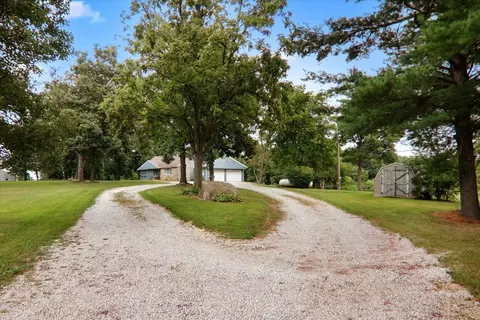 Exterior - 8485 N 2300 East Rd, Downs, IL 61736 photo 5 of 10