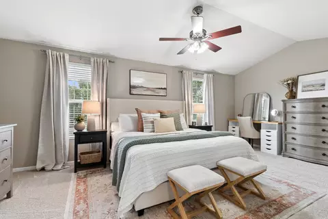 Bedroom - 1021 Crane Pt, Elgin, IL 60124 photo 1 of 3
