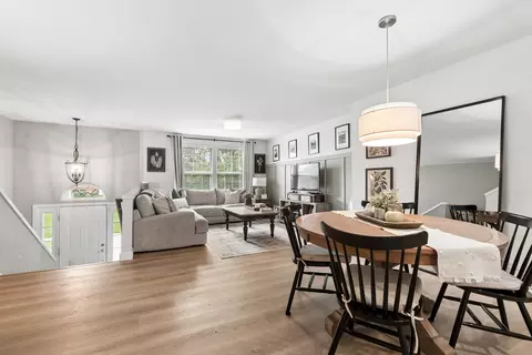 Dining - 1021 Crane Pt, Elgin, IL 60124 photo 2 of 3