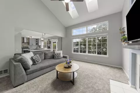 Living - 422 Cardinal Dr, Bartlett, IL 60103 photo 3 of 3