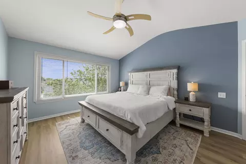 Bedroom - 422 Cardinal Dr, Bartlett, IL 60103 photo 1 of 4