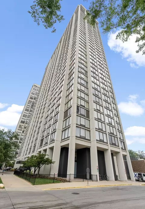 5445 N Sheridan Rd #804, Chicago, IL 60640