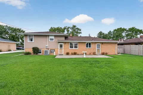 Exterior - 1817 Root St, Crest Hill, IL 60403 photo 7 of 10