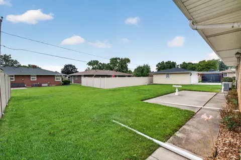 Exterior - 1817 Root St, Crest Hill, IL 60403 photo 9 of 10