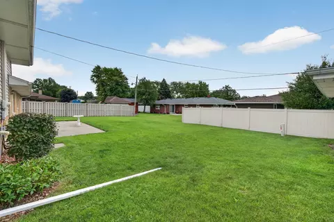 Exterior - 1817 Root St, Crest Hill, IL 60403 photo 3 of 10