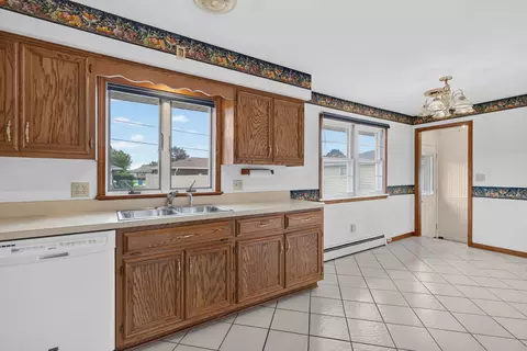 Kitchen - 1817 Root St, Crest Hill, IL 60403 photo 8 of 9