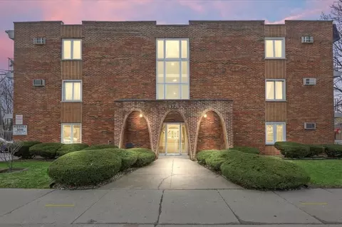 9721 S Cicero Ave #3C, Oak Lawn, IL 60453