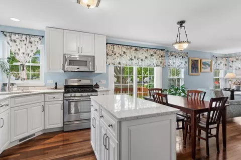 Kitchen - 2243 Cheshire Dr, Aurora, IL 60502 photo 2 of 3