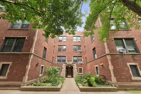 5952 N Lakewood Ave #2W, Chicago, IL 60660