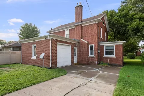 Exterior - 2914 25th Ave, Moline, IL 61265 photo 4 of 5