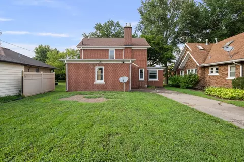 Exterior - 2914 25th Ave, Moline, IL 61265 photo 5 of 5