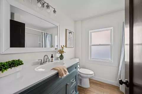 Bath - 2914 25th Ave, Moline, IL 61265 photo 1 of 1