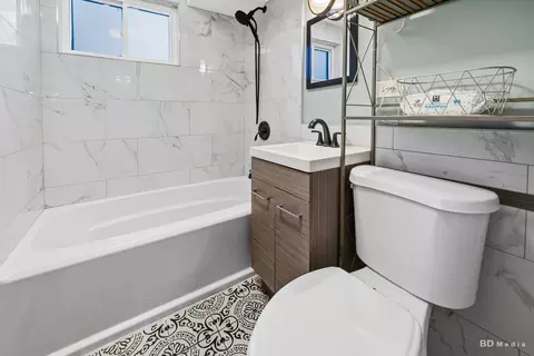 Bath - 16210 Ashland Ave, Markham, IL 60428 photo 1 of 2