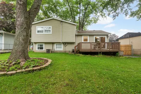 Exterior - 1903 Highview Ave, Mchenry, IL 60050 photo 3 of 3
