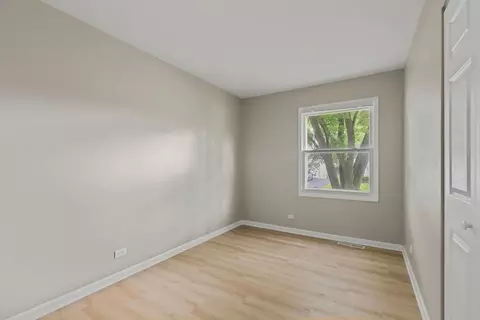 Bedroom - 1903 Highview Ave, Mchenry, IL 60050 photo 3 of 4