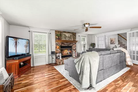 Living - Undisclosed, Aurora, IL 60506 photo 2 of 3