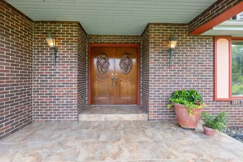 Exterior - 212 Cheviot Dr, Bartlett, IL 60103 photo 3 of 9