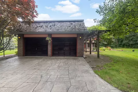 Exterior - 212 Cheviot Dr, Bartlett, IL 60103 photo 5 of 9